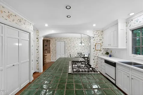 1910 Shirley Drive Burlington NC 27215