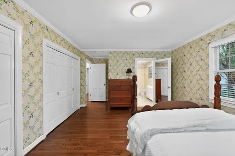 1910 Shirley Drive Burlington NC 27215