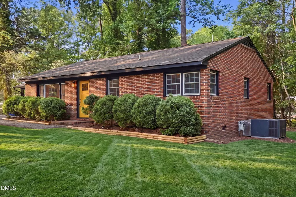 27 S Circle Drive Chapel Hill NC 27516