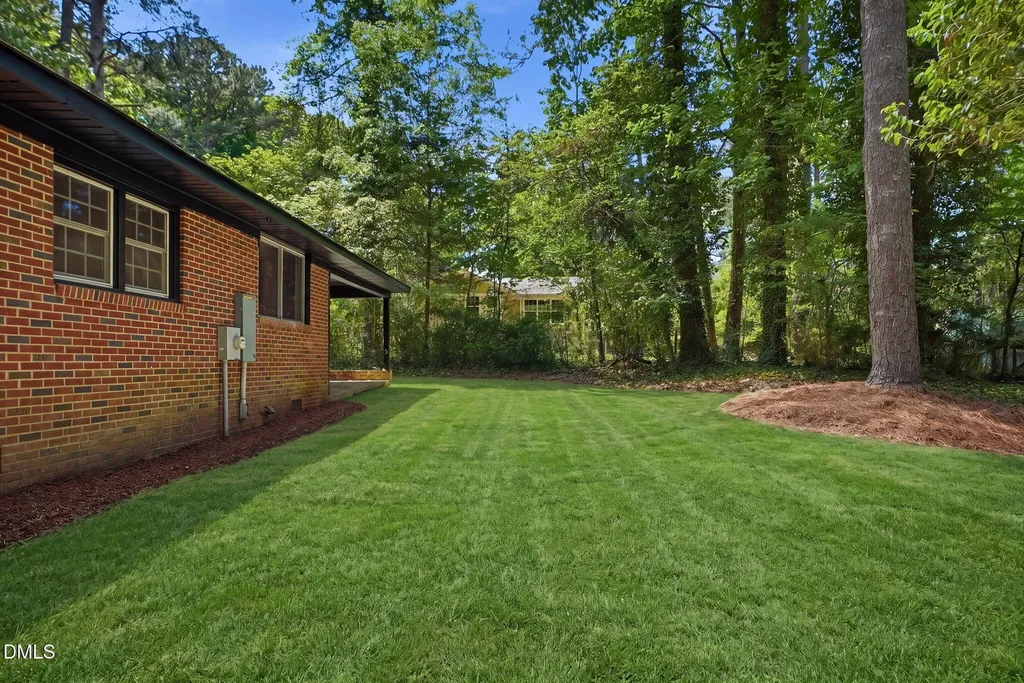 27 S Circle Drive Chapel Hill NC 27516