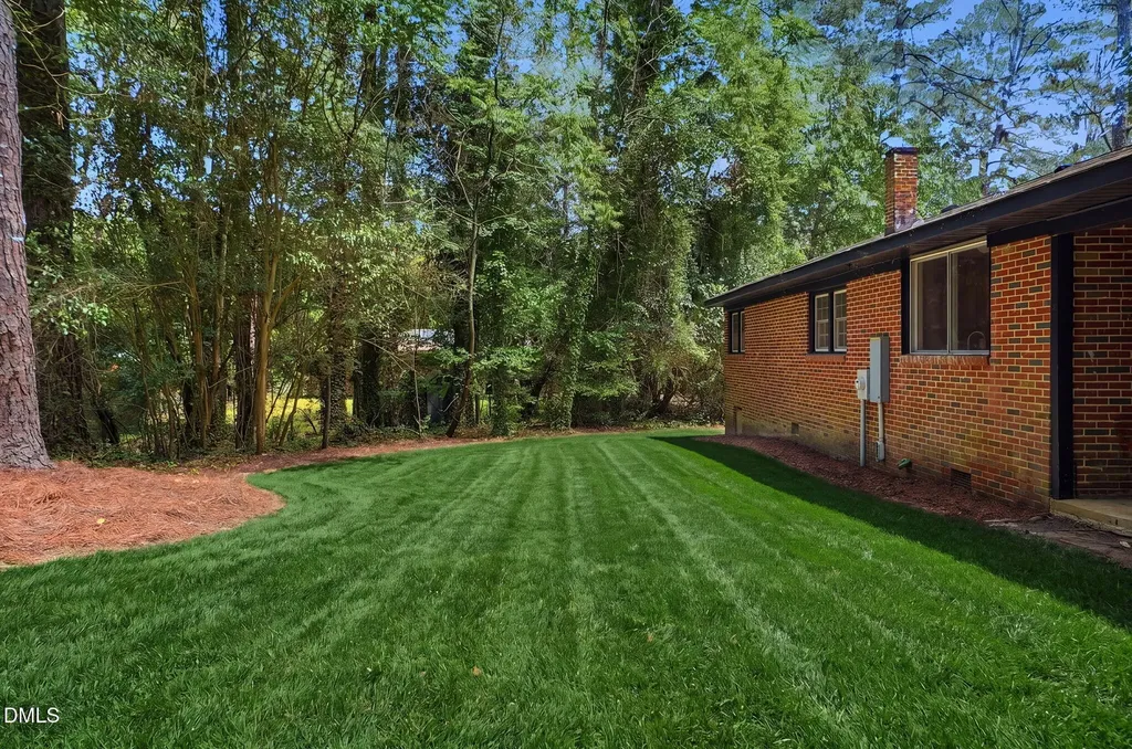 27 S Circle Drive Chapel Hill NC 27516
