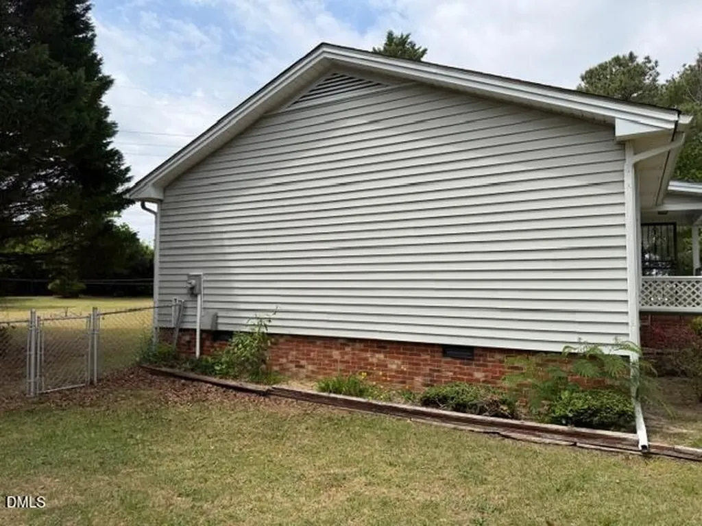 205 Falcon Court Clayton NC 27520
