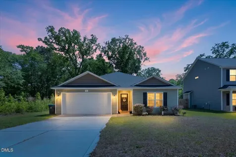 311 W 6th Avenue Raeford NC 28376
