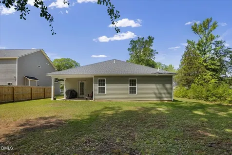 311 W 6th Avenue Raeford NC 28376