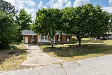 10452 Village Heights Whitakers NC 27891