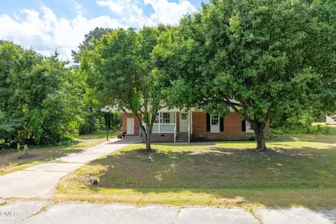 10452 Village Heights Whitakers NC 27891