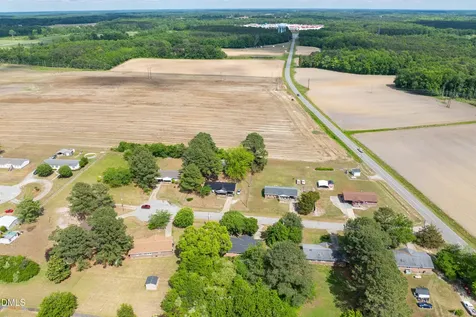 10452 Village Heights Whitakers NC 27891