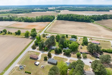 10452 Village Heights Whitakers NC 27891
