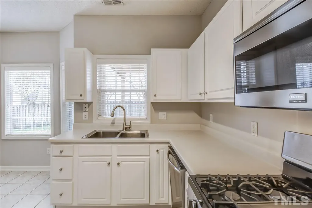 121 Danesway Drive Holly Springs NC 27540