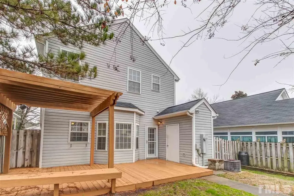 121 Danesway Drive Holly Springs NC 27540