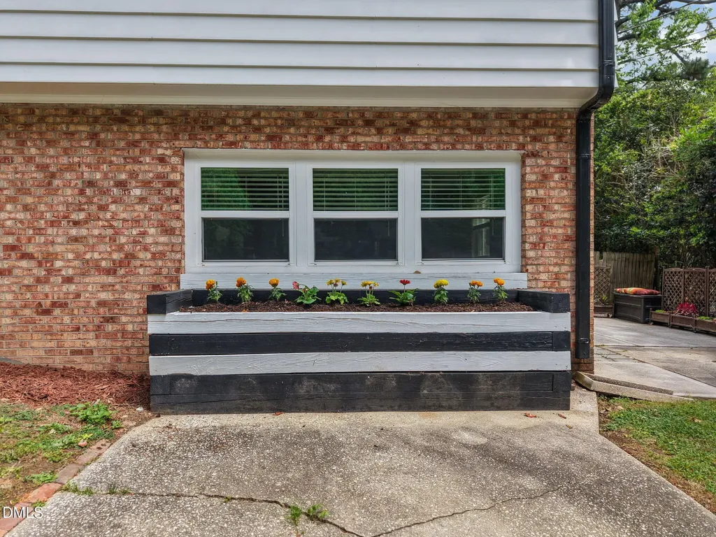 5904 Deblyn Avenue Raleigh NC 27612