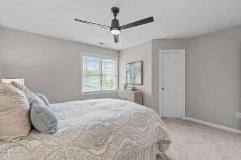 1048 Mica Lamp Court Apex NC 27502