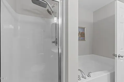 1048 Mica Lamp Court Apex NC 27502