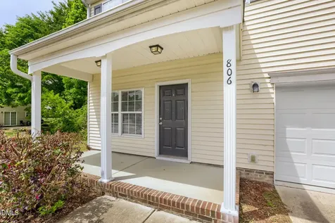 806 Laurens Way Knightdale NC 27545
