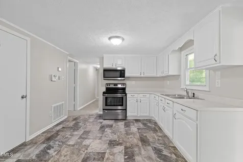 5128 Sunset Lake Road Apex NC 27539