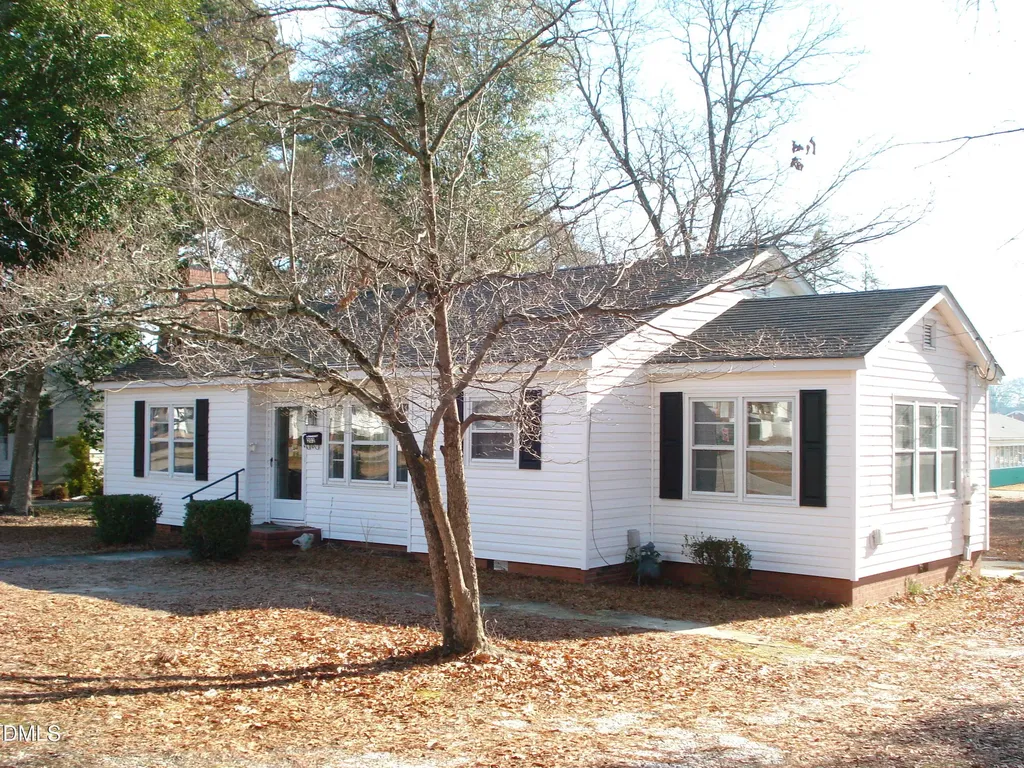 202 N Wayne Avenue Dunn NC 28334