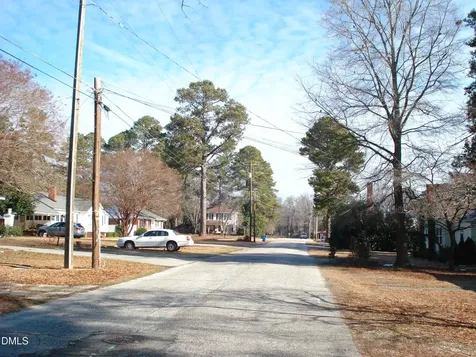 202 N Wayne Avenue Dunn NC 28334