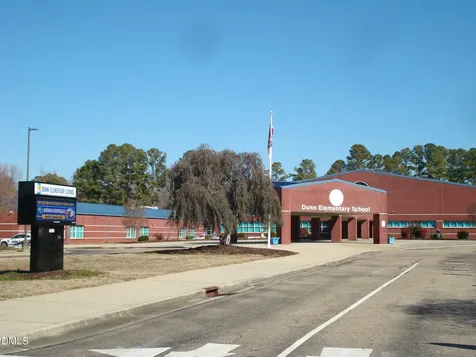 202 N Wayne Avenue Dunn NC 28334