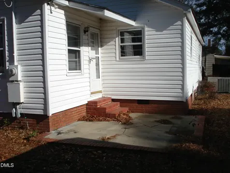 202 N Wayne Avenue Dunn NC 28334