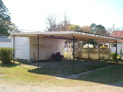 235 Iris Bryant Road Erwin NC 28339