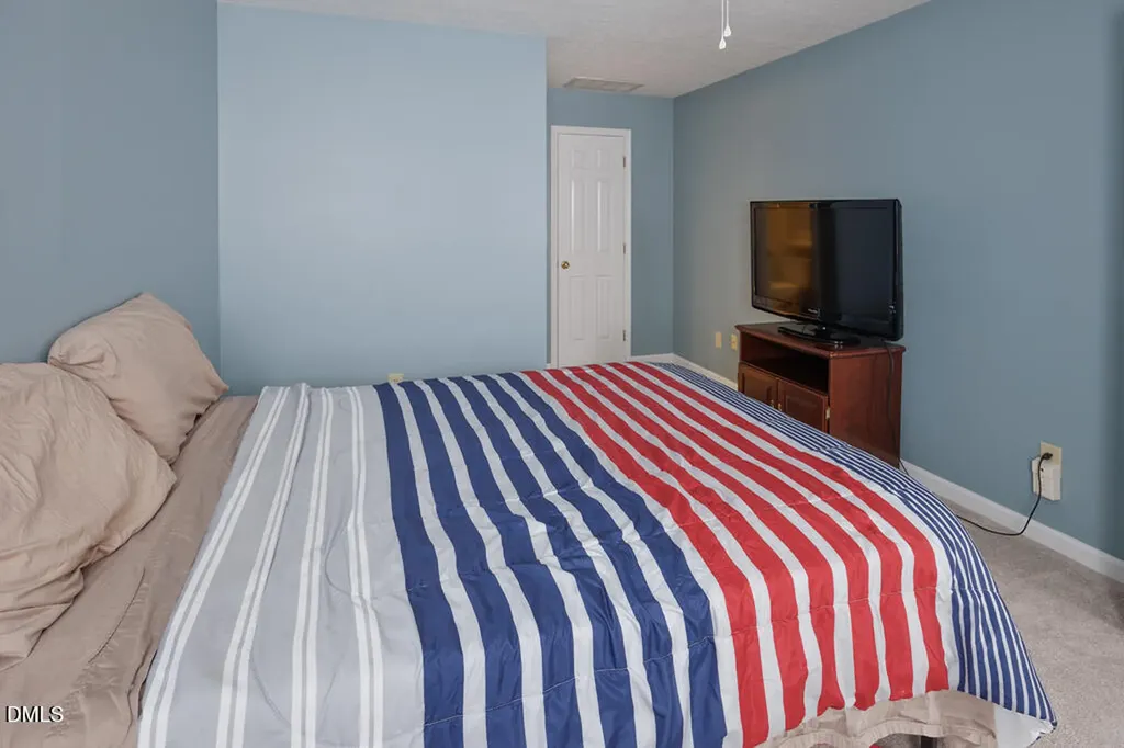 412 Oak Hollow Court Raleigh NC 27613
