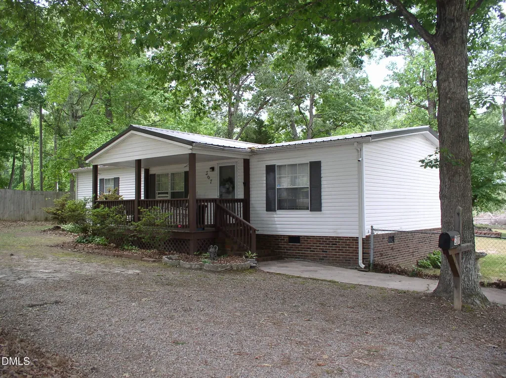 307 Twelve Oaks Lane Henderson NC 27537