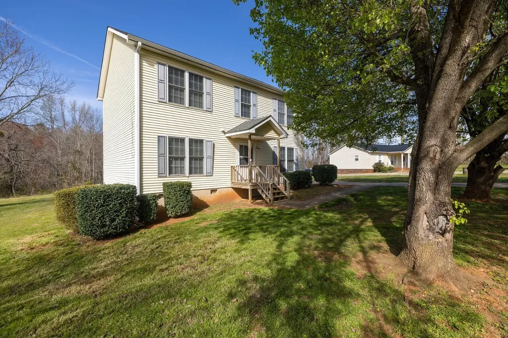 5631 Preston Loop Mebane NC 27302