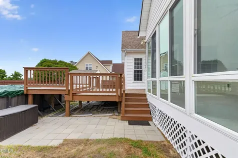 8101 Claybrooke Court Willow Springs NC 27592