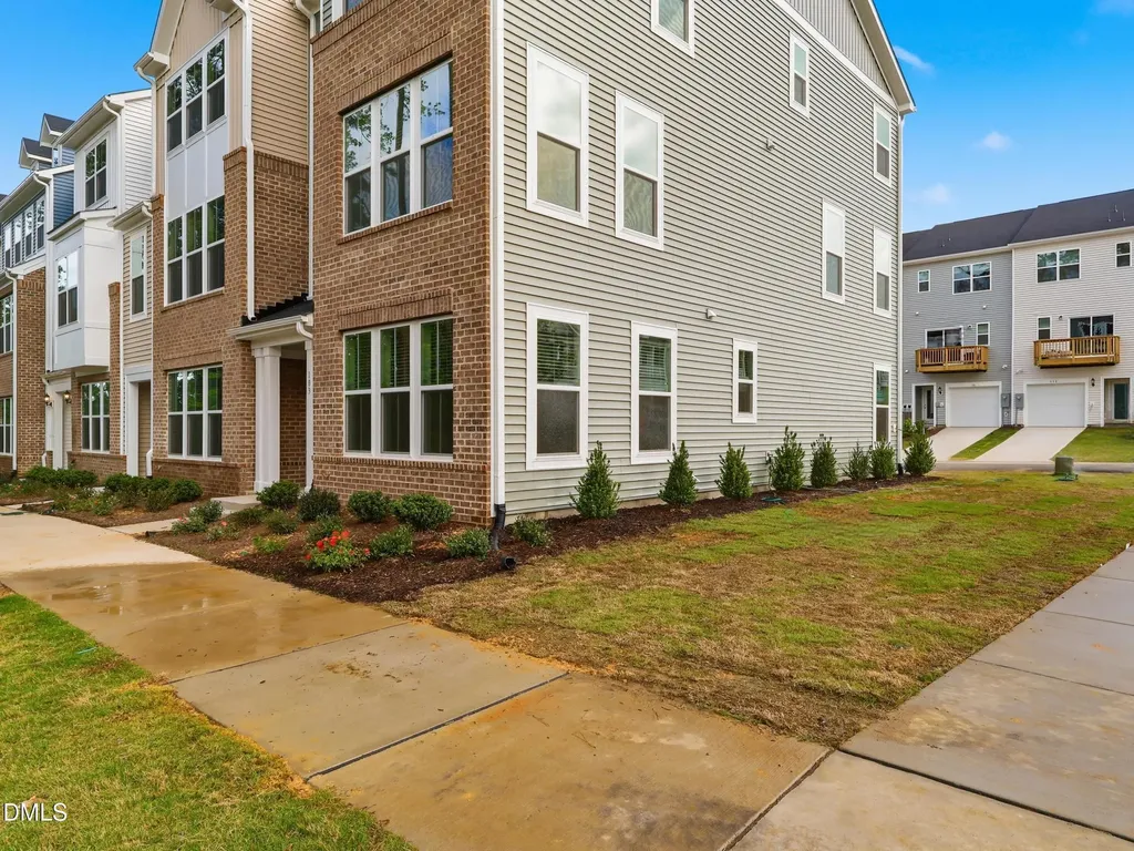 103 Frosted Iris Lane Garner NC 27529