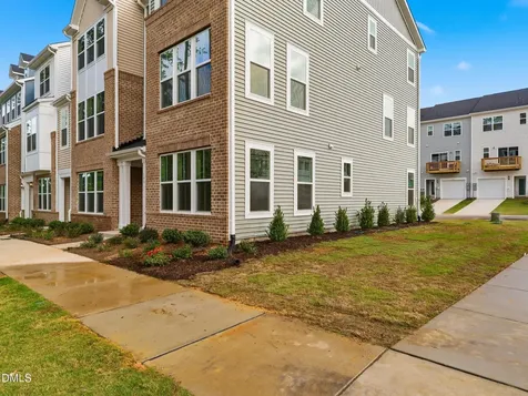 103 Frosted Iris Lane Garner NC 27529