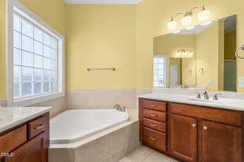 4104 Hansel Trace Burlington NC 27215