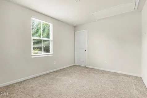 1476 Burgundy Bluff Lane Zebulon NC 27597
