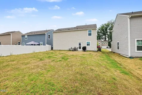 1476 Burgundy Bluff Lane Zebulon NC 27597