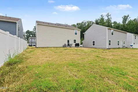 1476 Burgundy Bluff Lane Zebulon NC 27597