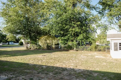 1612 Fairground Road Dunn NC 28334