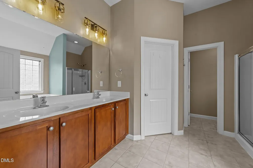 842 New Charleston Drive Fuquay Varina NC 27526