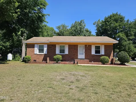 4918 Ellsworth Drive Fayetteville NC 28304
