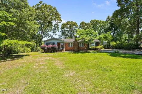 646 Pleasant Loop Fayetteville NC 28311