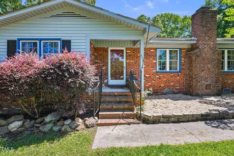 646 Pleasant Loop Fayetteville NC 28311