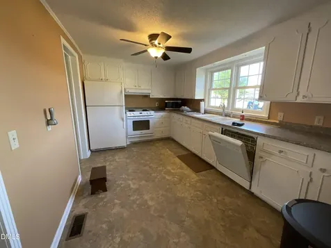 5898 Old Us Highway 421 Lillington NC 27546