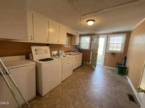 5898 Old Us Highway 421 Lillington NC 27546