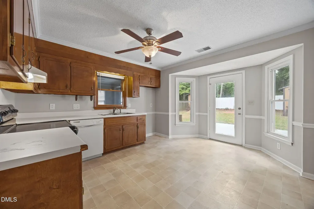140 Rollingwood Drive Dunn NC 28334