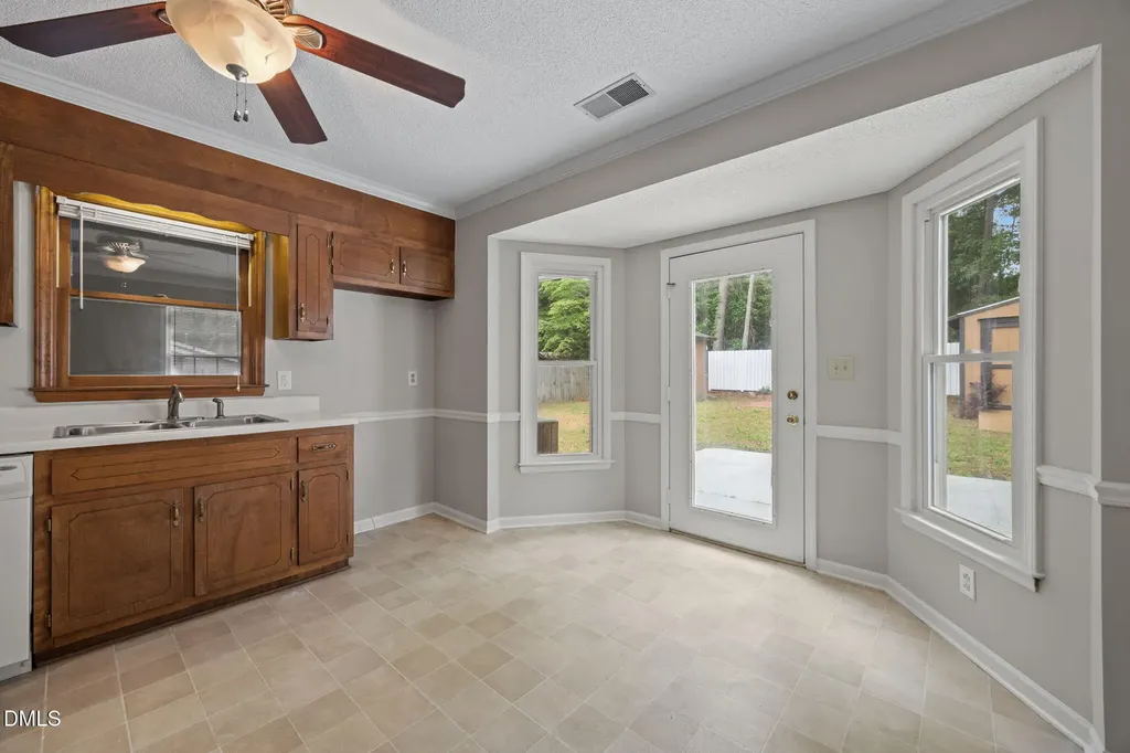 140 Rollingwood Drive Dunn NC 28334