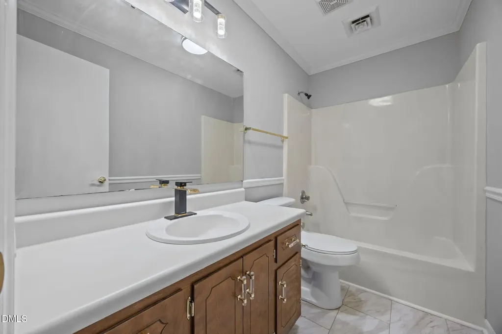 140 Rollingwood Drive Dunn NC 28334