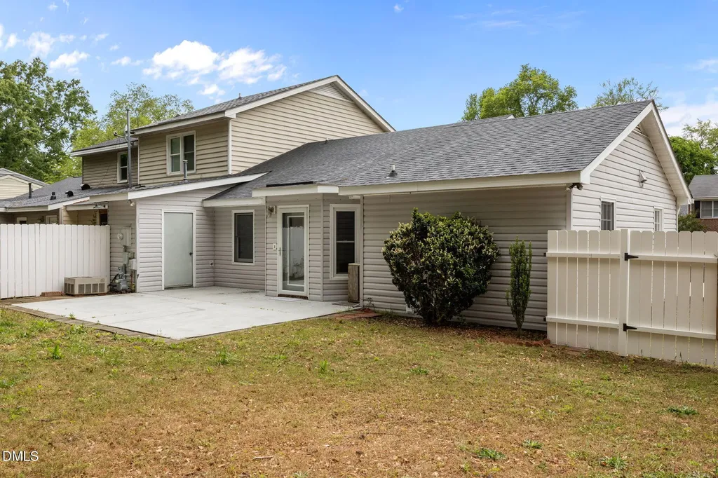 140 Rollingwood Drive Dunn NC 28334