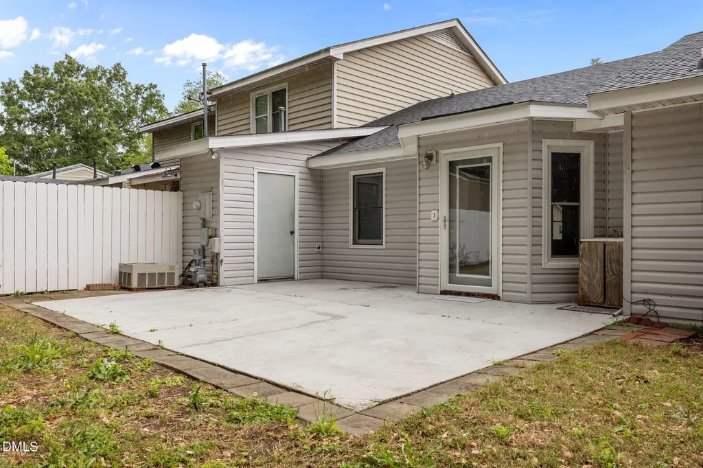 140 Rollingwood Drive Dunn NC 28334