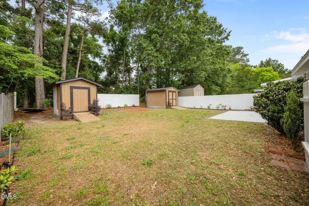 140 Rollingwood Drive Dunn NC 28334