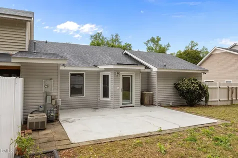 140 Rollingwood Drive Dunn NC 28334