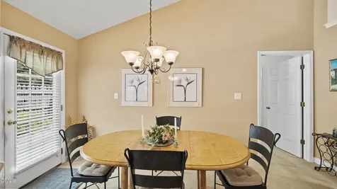 670 Huntingdon Street Elon NC 27244