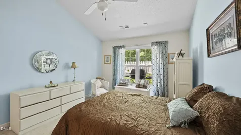 670 Huntingdon Street Elon NC 27244
